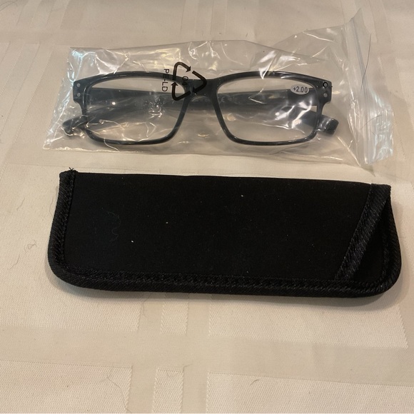 NWT black readers 2.0 with case - Picture 4 of 4